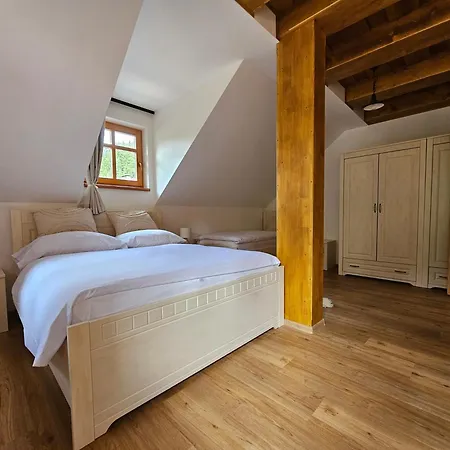Apartment Jezerne *