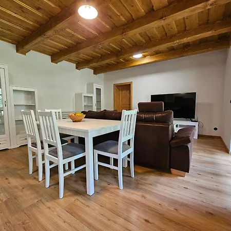 Jezerne Apartment